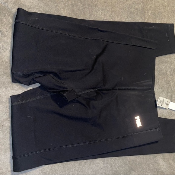 Victoria Secret PINK LEGGINGS Sz Small NWT - Picture 3 of 3